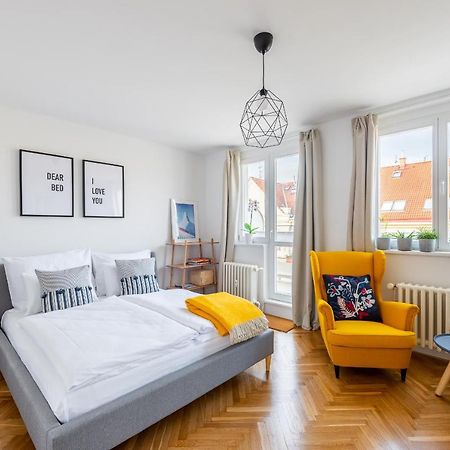 Bright Charming Apt With Terrace, Parking & Airco. Prag Exterior foto