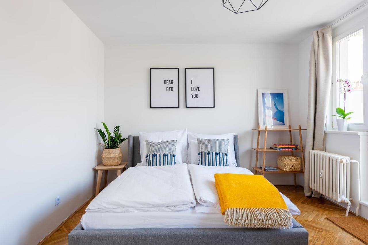 Bright Charming Apt With Terrace, Parking & Airco. Prag Exterior foto