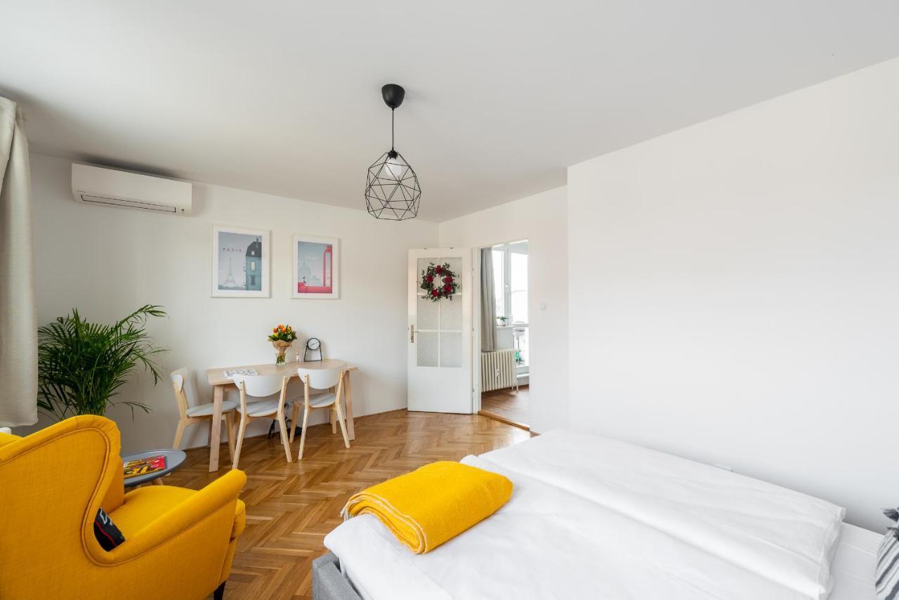 Bright Charming Apt With Terrace, Parking & Airco. Prag Exterior foto